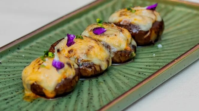 Kauna Lounge And Sushi Bar - 2