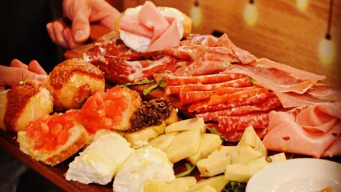 Mosy - Grill House & Cocktail Temple - 3