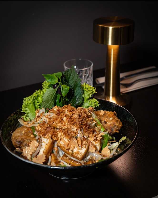 MIVU - Asian Kitchen & Bar - 1