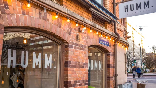 Humm Bar & Bistro - 7