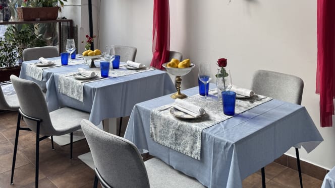 Giulia's Wine Restaurant - 4