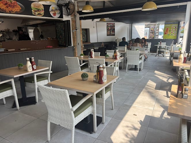 Urban Grill Santa Ponsa - 1