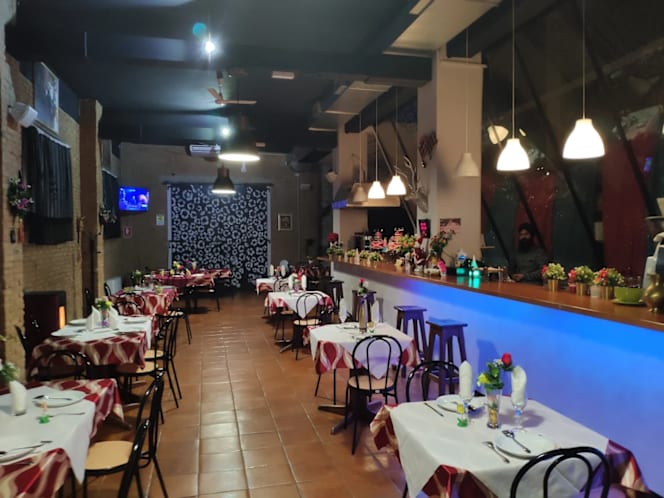 Johal Indian Restaurant & Pizzeria - 5