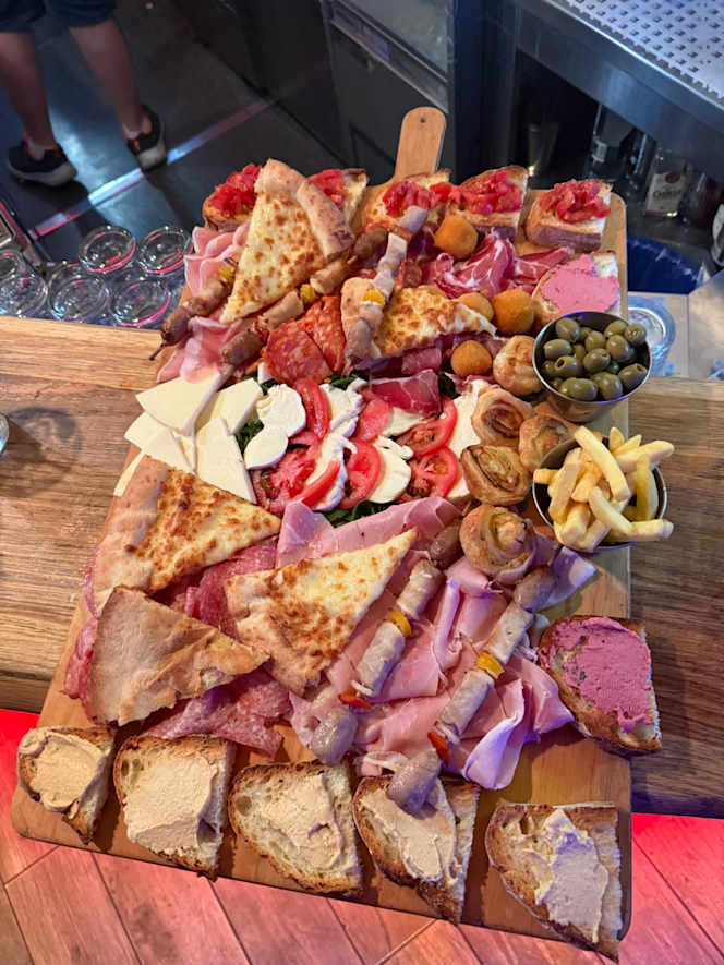 Village Cafè Bistrot - 0