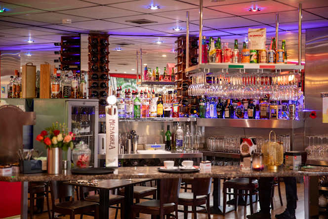 Mamma Mia Italian Restaurant - 3