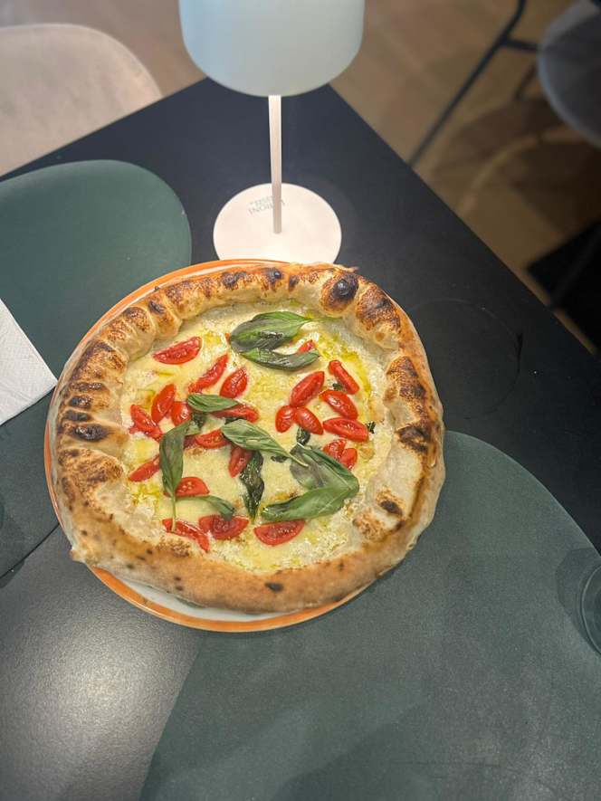 Pizzeria Vincenzo Capuano - 1