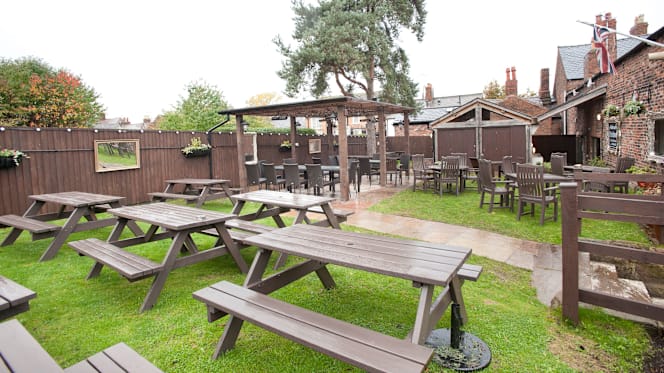 Queens Head Frodsham - 1