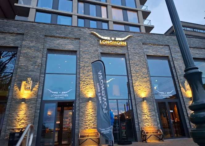 Longhorn Bar & Grill - 5