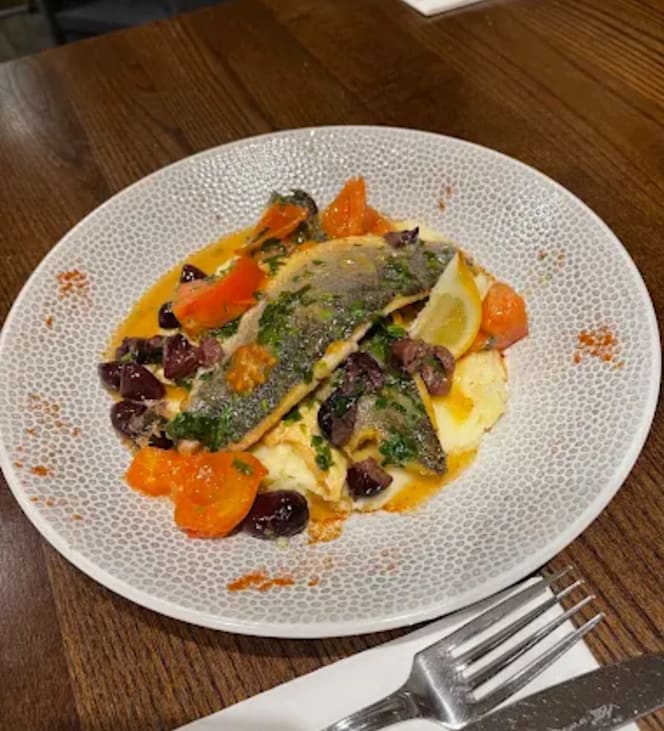 Casa Cento Italian Restaurant - 7