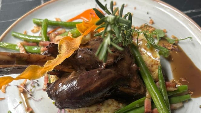 Mia Bar & Bistro - 4