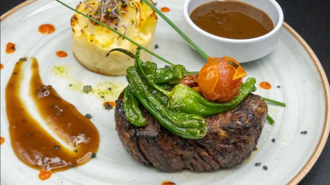 Mia Bar & Bistro - 9