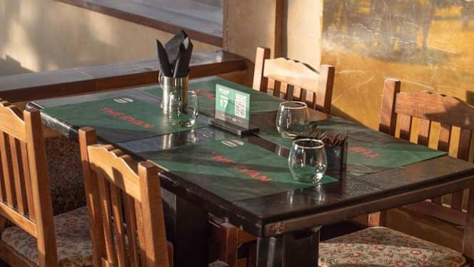 Ryan Eat and Drink - 1