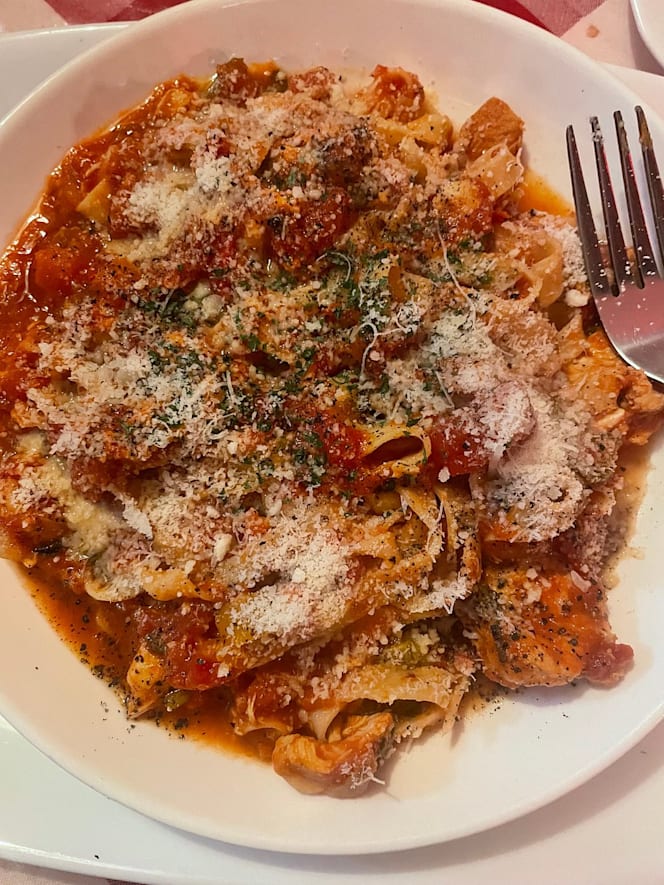 Mama G's Bistro Grill & Coffee Bar - 3