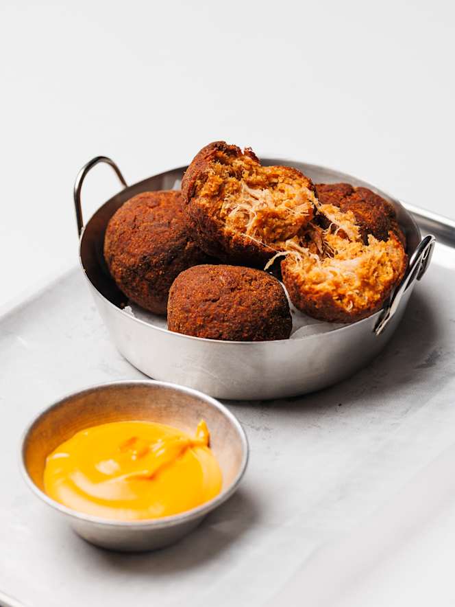 Brass - It's a Fast Pub - 5