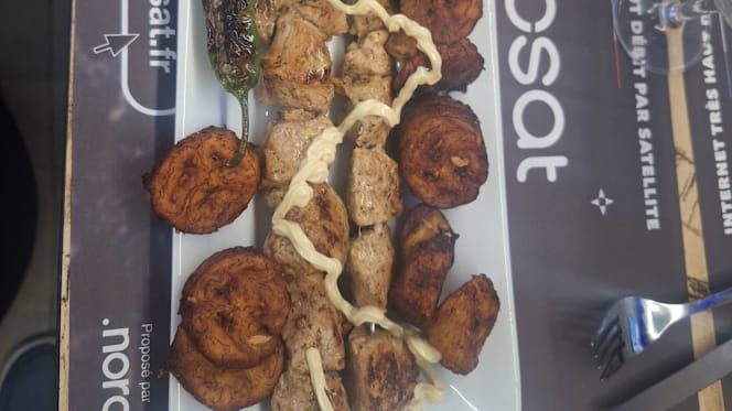 Le Black and White - 1