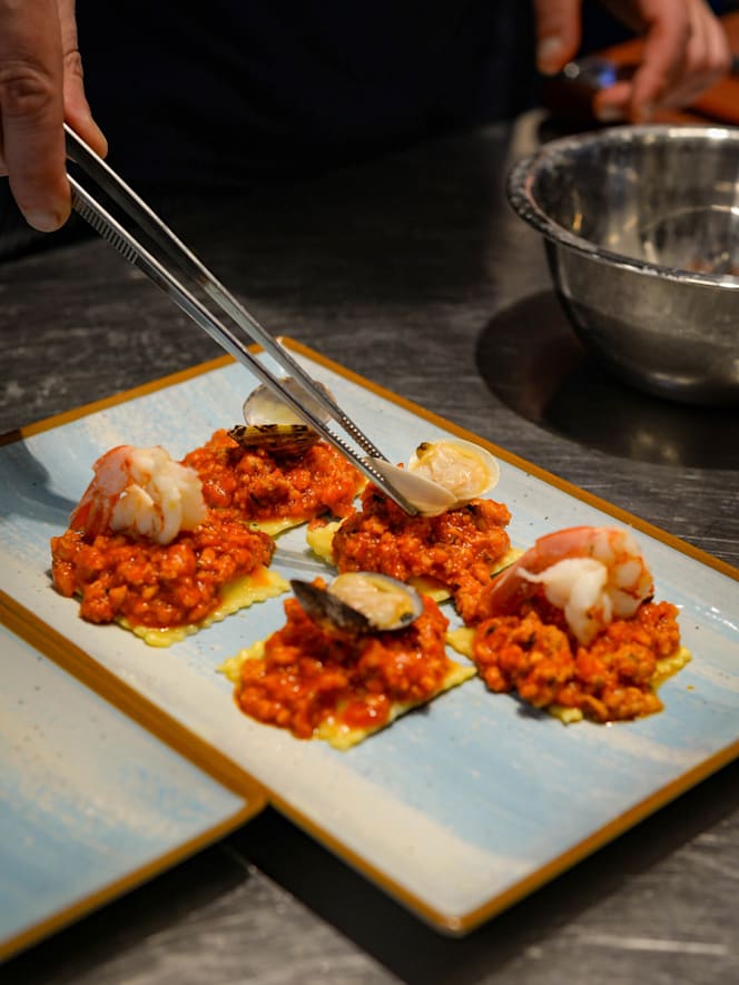 B Restaurant - Drink & Food - 8