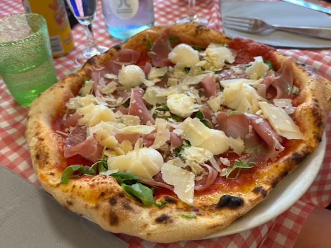 Pizzeria Trattoria Via Partenope - 1