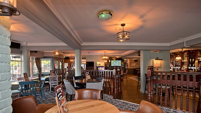 The Beehive Basildon - 2