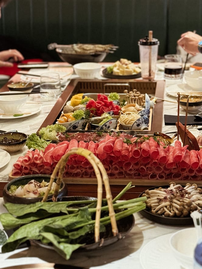 Moli Hotpot & Grill - 1