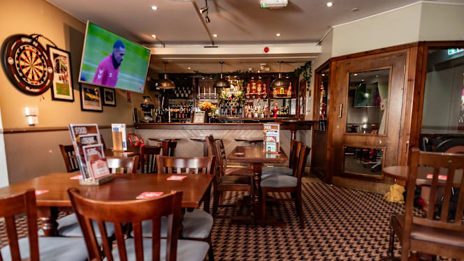 Murdos Bar Aberdeen - 5