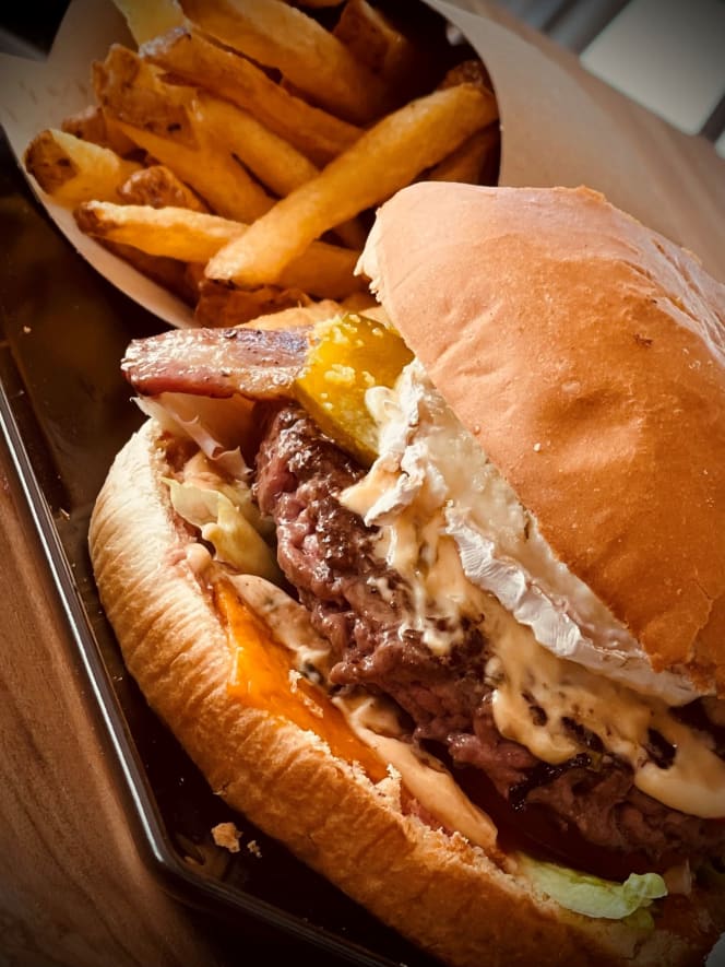 M&C Burger - 3