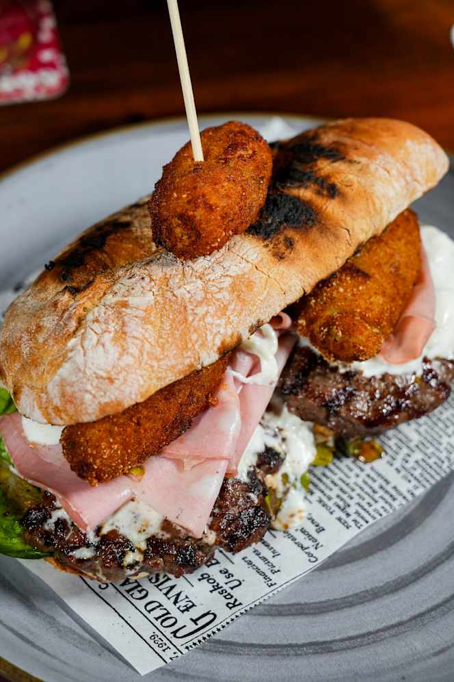 St Andrew Vintage Beer House - 4