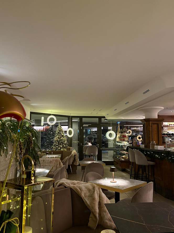 Sissi Bistro Bar - 0