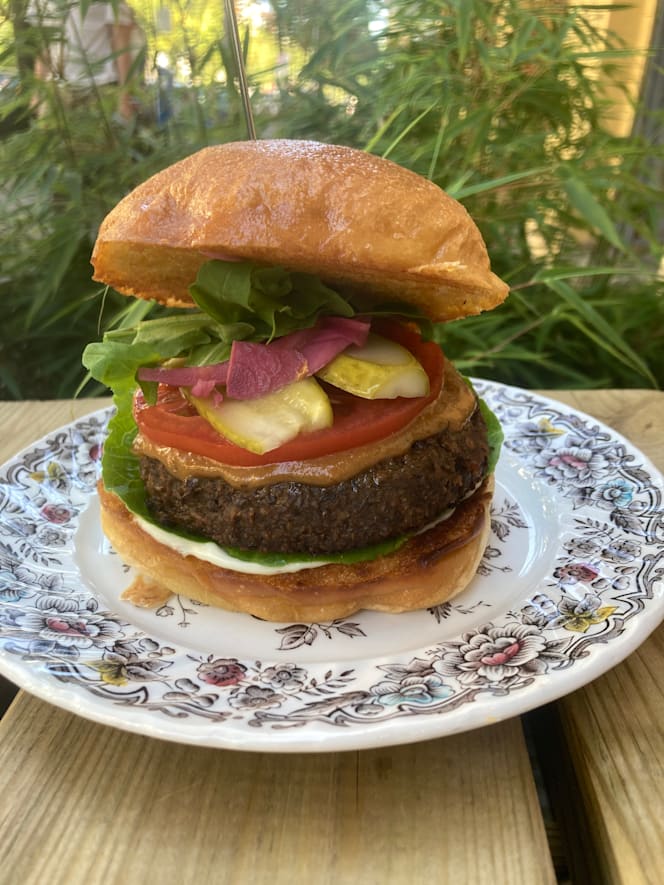 Lia's Kitchen 100% Vegan - 1
