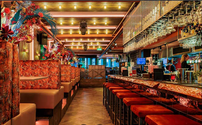 EVE - Foodclub & Bar - 1