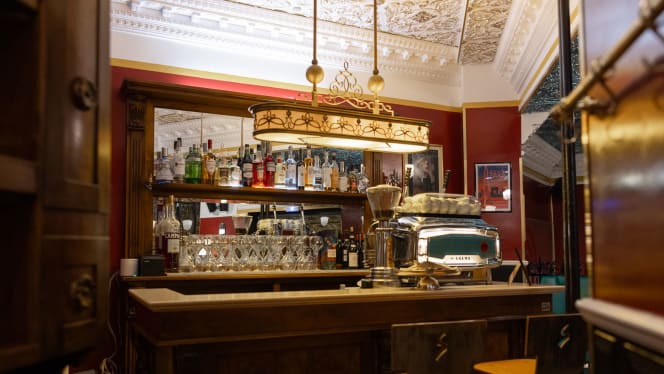 Ville Lumière Restaurant & Cocktail Bar - 5