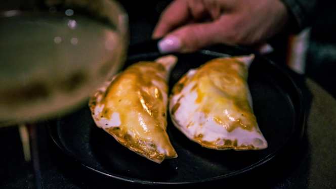 Caligo Cocktail Bar - 9