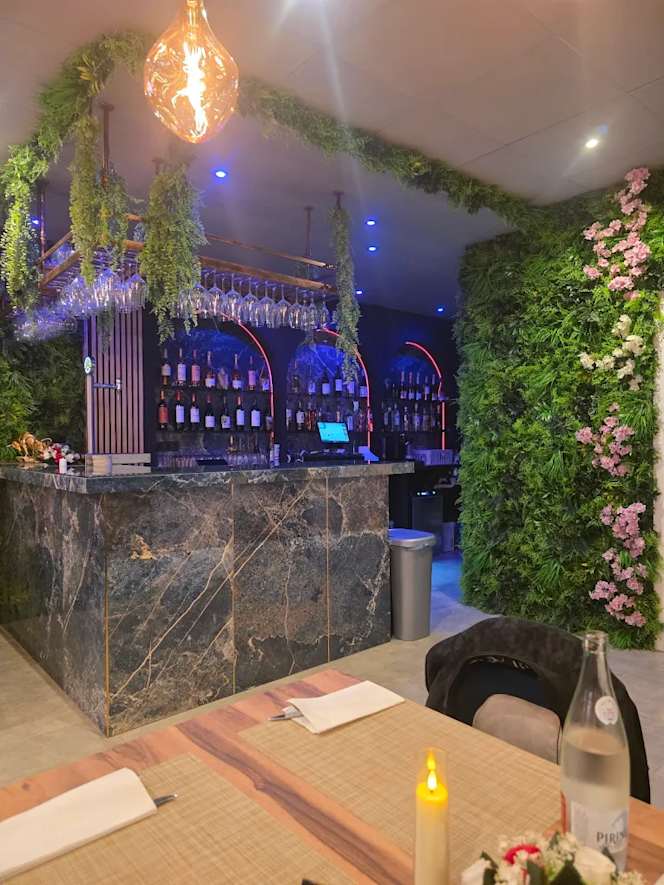 Loco Tamarze Steakhouse - 1