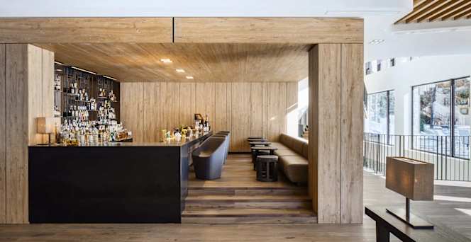 Equinox Lounge Bar - 0