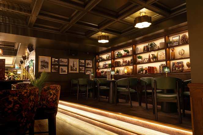 Charlie Browns Hale - 4