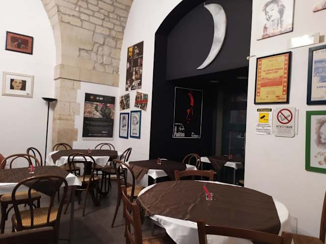 Hollywood Boulevard Restaurant - 2