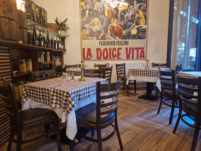 Trattoria La Dolce Vita - 2