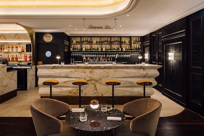 BLACK MOON Gastrobar - 0