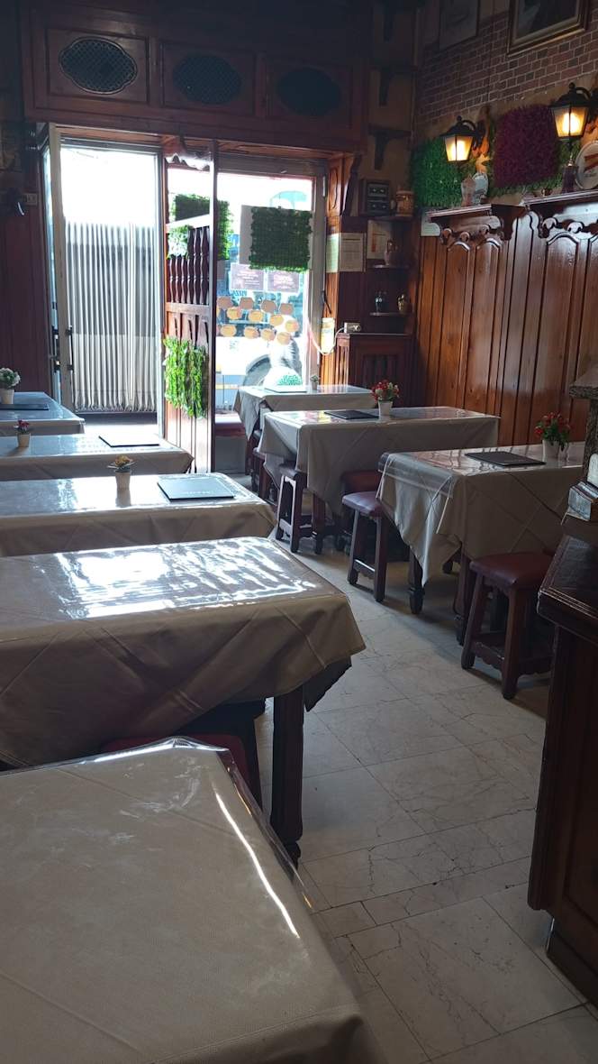 Pizzeria Molto Gusto - 2