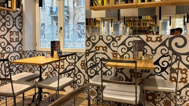 Golden Lounge Bistrot - 2