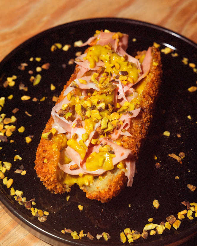 Pizzeria Everest - 1