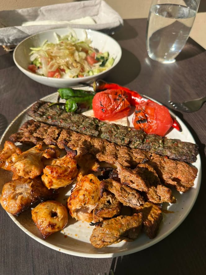 STEAK & BURGER HOUSE - 6
