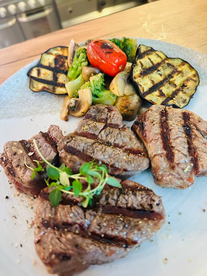 STEAK & BURGER HOUSE - 2
