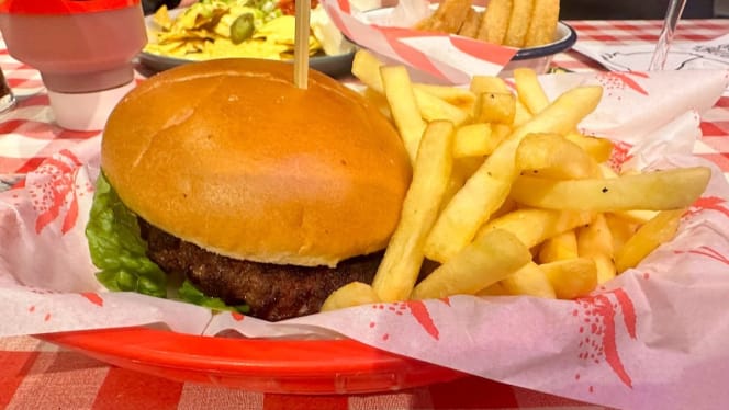Karens Diner Islington - 8