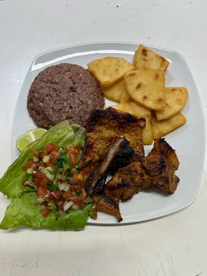 Angulo 503 Restaurante Salvadoreño - 2