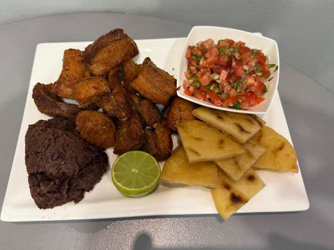 Angulo 503 Restaurante Salvadoreño - 8