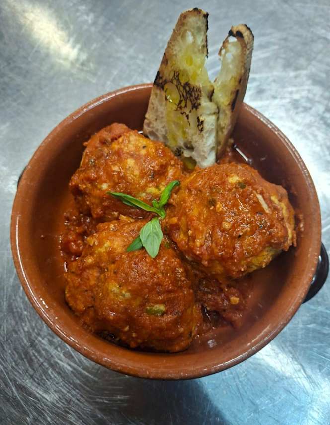 Little Rock Country Food & Drinks - 8