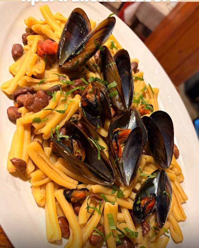 Little Rock Country Food & Drinks - 3