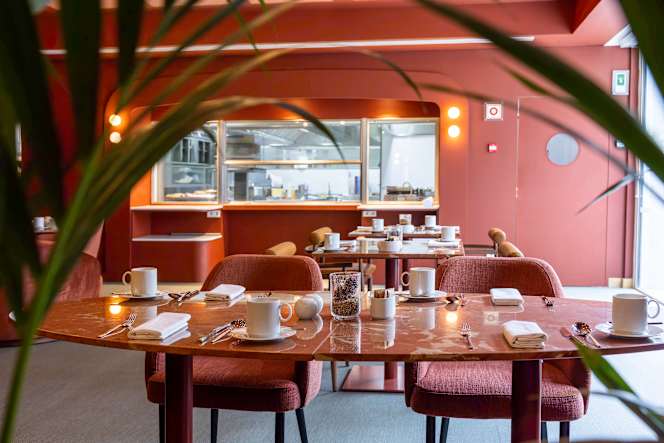 Dramatics Restaurant & Bar - 5