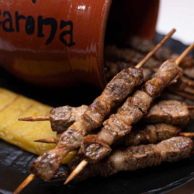 Agriturismo La Foscarina - Specialità Arrosticini e carni Ovine - 0