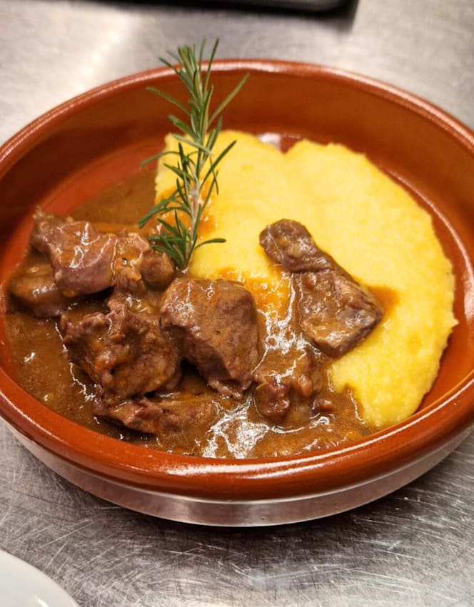 Agriturismo La Foscarina - Specialità Arrosticini e carni Ovine - 6